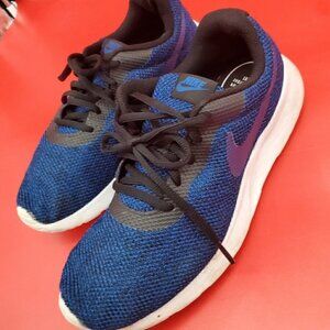 Nike Tanjun Running Shoe's Men's 8 AR1941-002